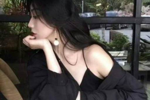 凌晨三点网红司晓迪突然发文宠粉一口气晒出18张照片