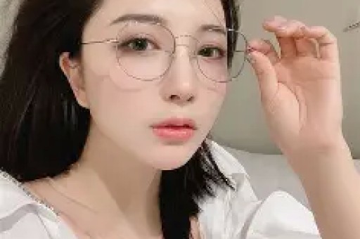 鹿晗再陷出轨风波陈佩斯意外透露内情！关晓彤父亲的种种举动早已暗示答案！网红再度放出全套证据爆料